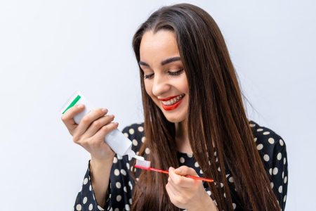 Découvrez le dentifrice préféré des experts à petit prix !